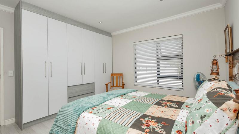 3 Bedroom Property for Sale in Sandy Point Western Cape